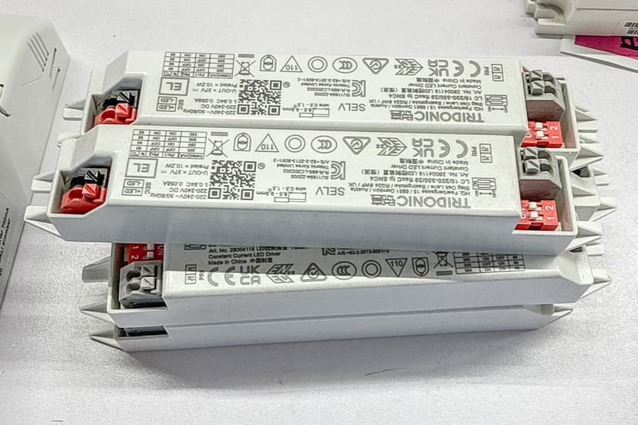 8 LED Treiber Tridonic LC 10W 200-350mA